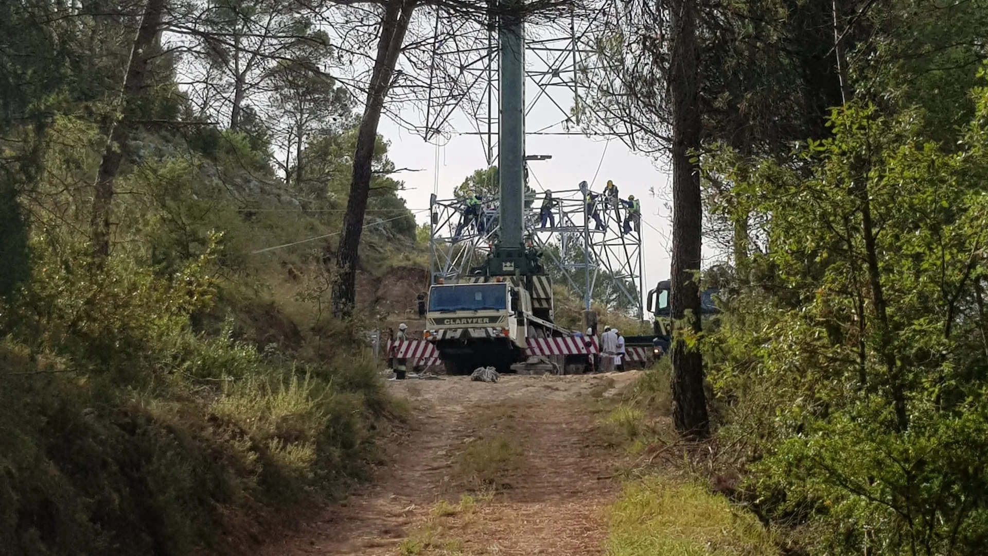 AUTO GRÚA PPM ATT 900 – 80 TONELADAS