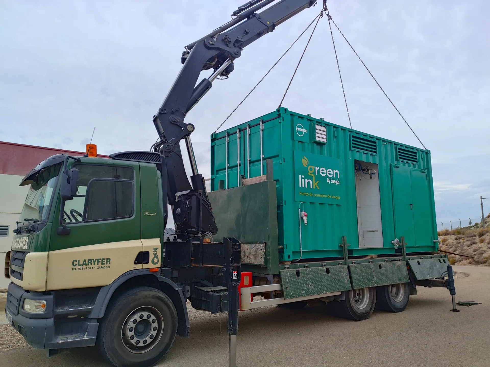 CAMIÓN GRÚA DAF 3 EJES CON GRÚA HIAB 422 E-8