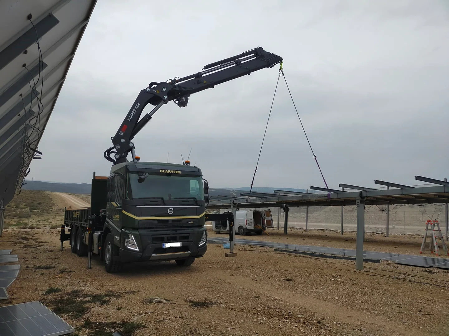 CAMIÓN GRÚA VOLVO 3 EJES CON GRÚA HIAB 408 E-8