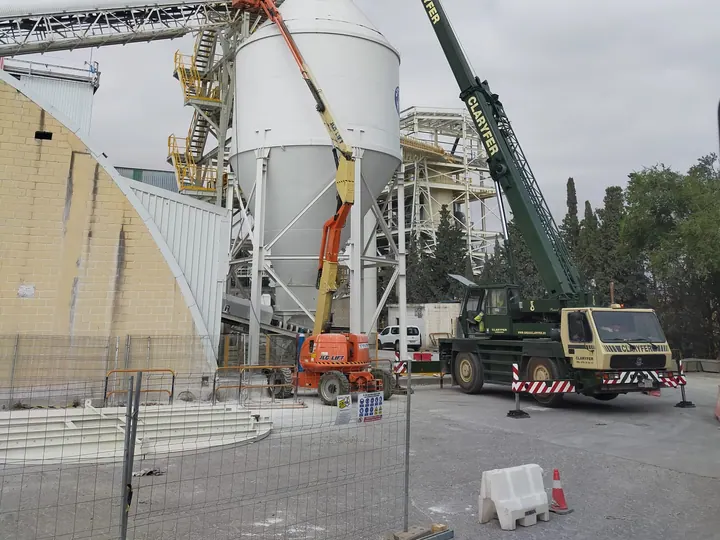 AUTO GRÚA GROVE GMK 2035 – 40 TONELADAS